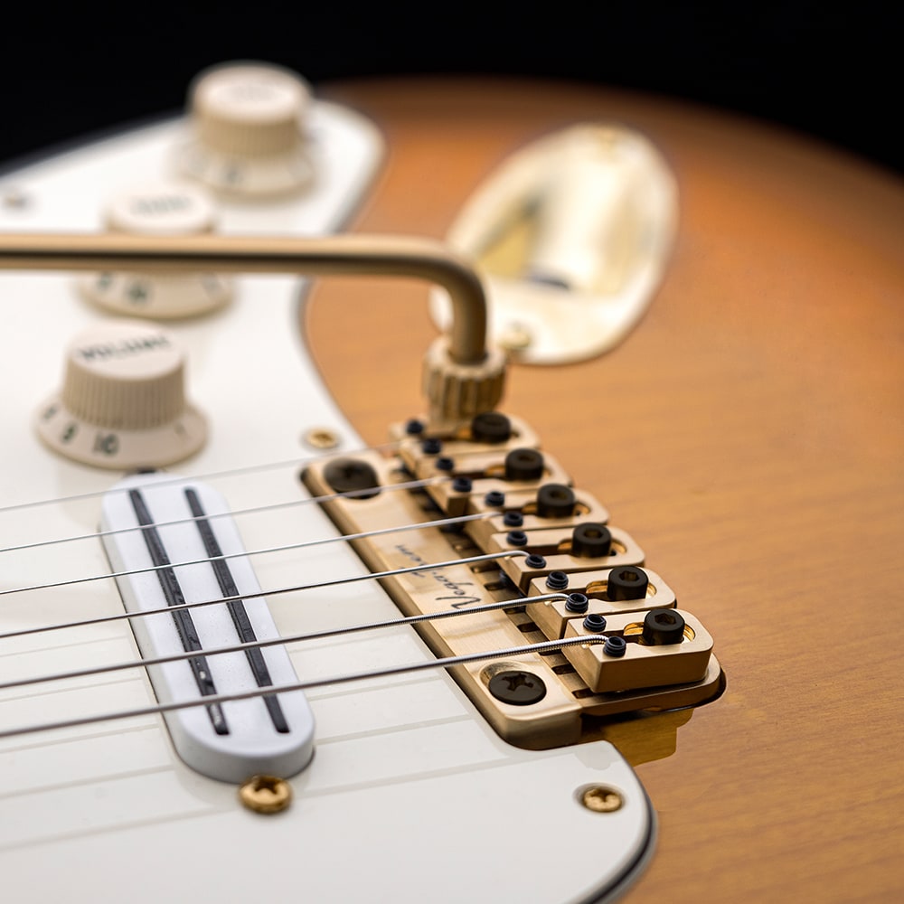 Vega-Trem VT1 Ultratrem - Standard - Gold :: JPM Guitar Shop